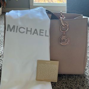 Rose/rose gold Michael Kors purse